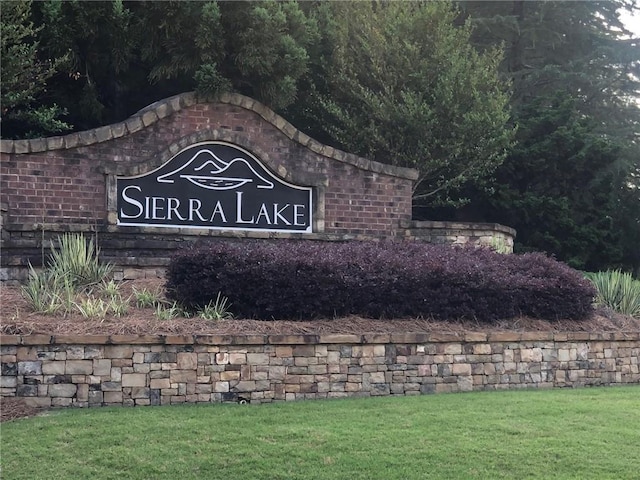 4020 Sierra Knolls Ct, Cumming, GA 30040 - community / neighborhood sign featuring a lawn