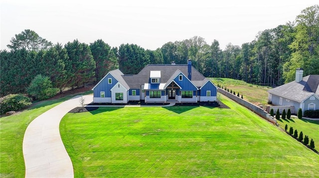 view of front of house featuring a front lawn