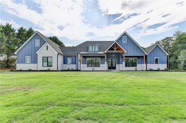 view of front of home with a front yard