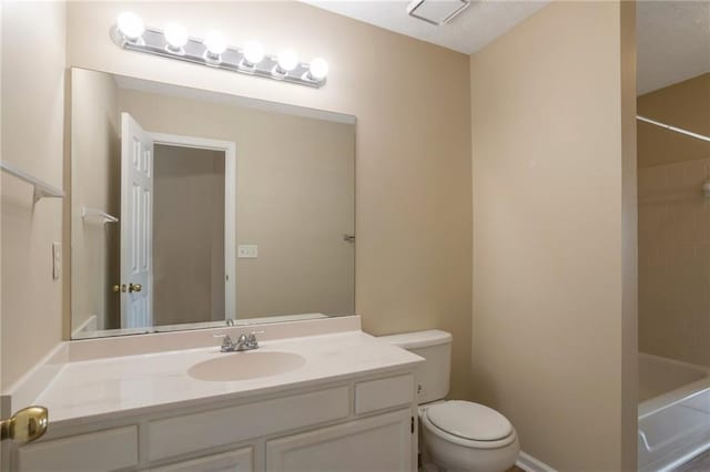 3984 Oak Glenn Dr, Duluth, GA 30096 - full bathroom with toilet, vanity, and bathtub / shower combination