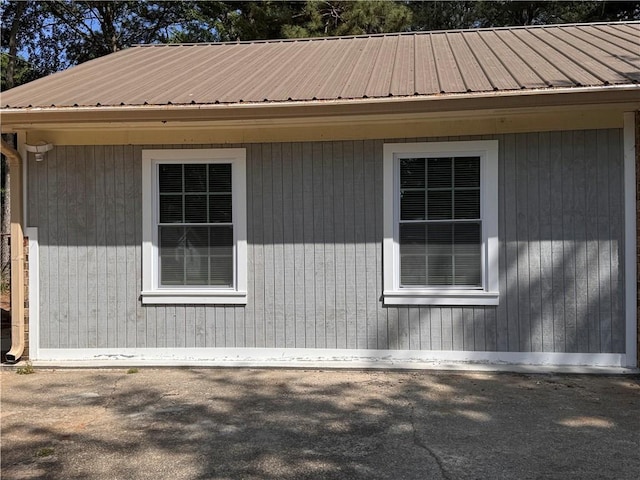 499 Oak Way, Lawrenceville, GA 30046 - view of home's exterior with a metal roof