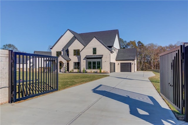 view of front of property with a front yard