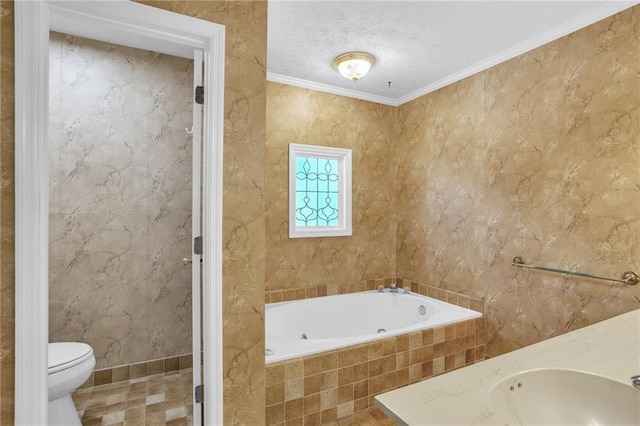 full bathroom with a whirlpool tub, toilet, a sink, ornamental molding, and a textured ceiling