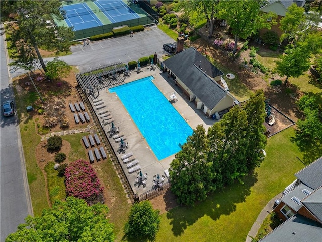 bird's eye view of a pool area