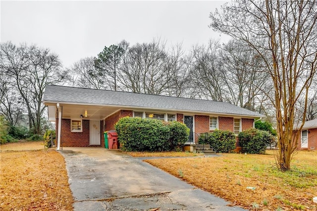 single story home with a carport