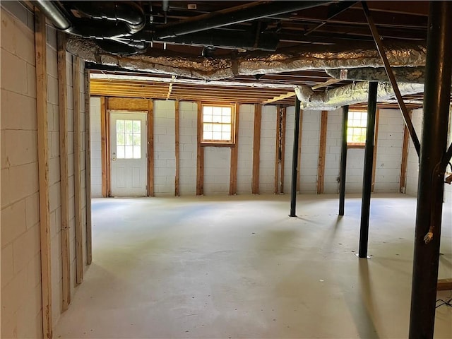 5607 Mountainbrooke Ct, Stone Mountain, GA 30087 - view of below grade area