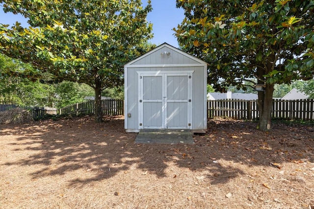 895 Roxfield Ct, Buford, GA 30518 - view of shed with a fenced backyard