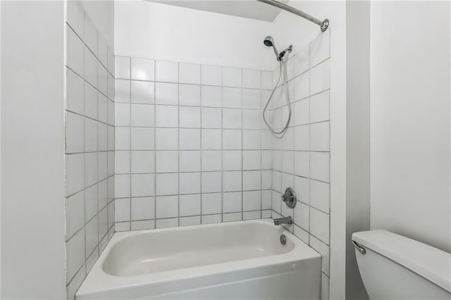 881 Memorial Dr SE Unit 307, Atlanta, GA 30316 - full bath featuring toilet and washtub / shower combination