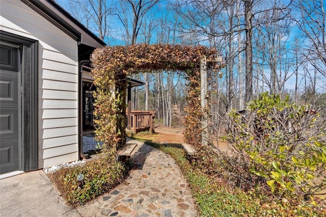 view of yard featuring a garage