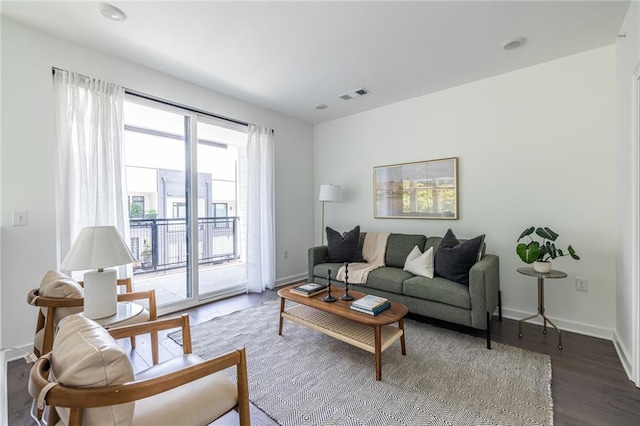 399 Pratt Dr SE, Atlanta, GA 30315 - living area with wood finished floors and baseboards