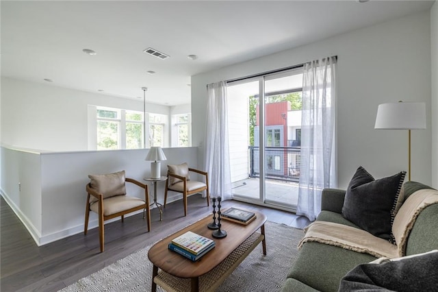 399 Pratt Dr SE, Atlanta, GA 30315 - living area with wood finished floors and baseboards