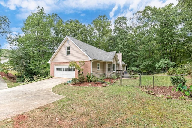 view of front of house with a front lawn