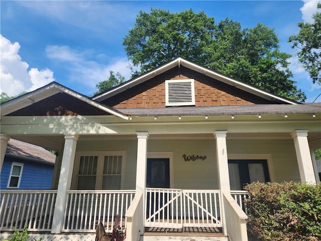 view of front of home featuring a porch