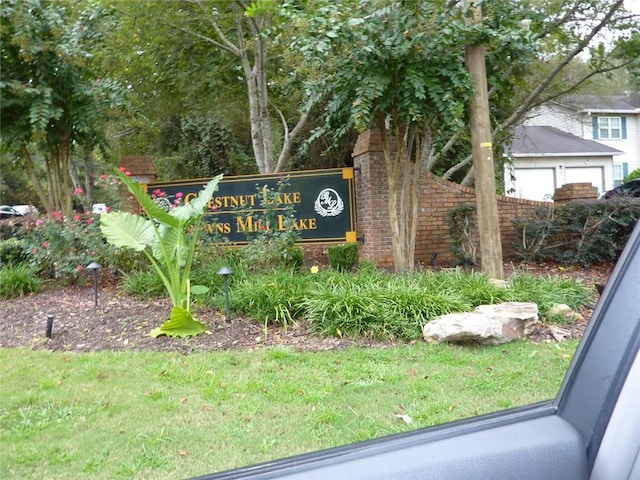 view of community / neighborhood sign