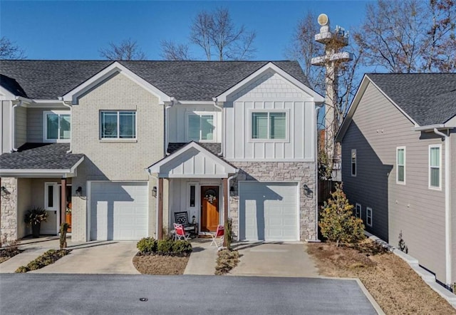 view of front of property featuring a garage