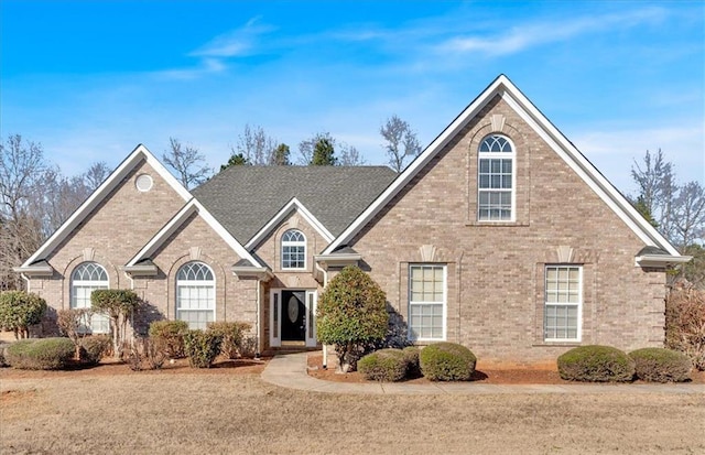 front of property featuring a front lawn