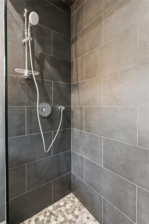 150 Trinity Farm Dr, Canton, GA 30115 - full bathroom with tiled shower