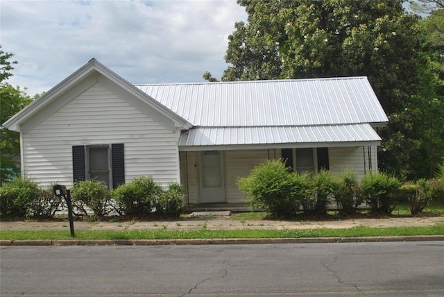 701 Fletcher St, Cedartown, GA 30125 - view of front of property with covered porch and metal roof