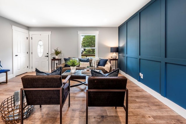 661 Inglewood Dr SE, Smyrna, GA 30080 - living area featuring light wood-type flooring and recessed lighting