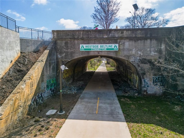 578 Cedar Ave, Atlanta, GA 30318 - view of home's community