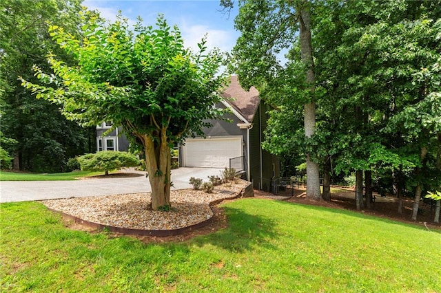 2990 Hearthstone Dr, Cumming, GA 30041 - view of front facade with concrete driveway and a garage
