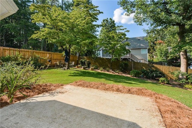 view of yard with a patio