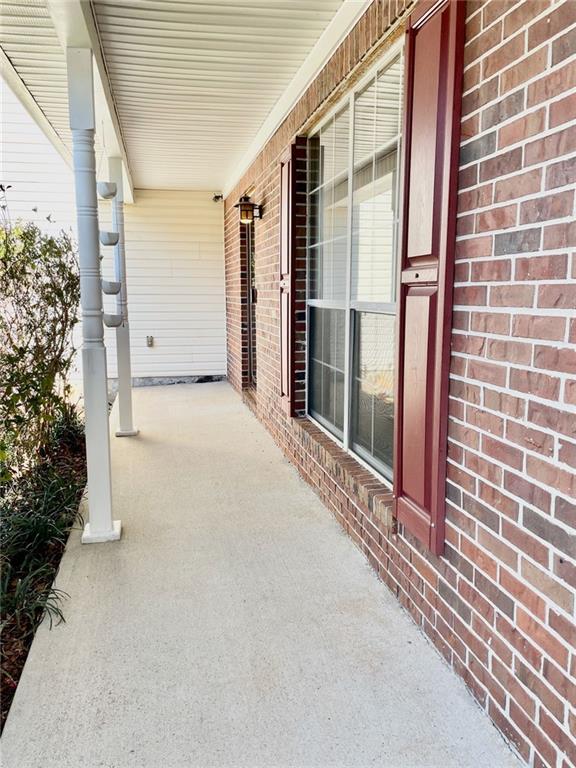 view of patio / terrace with covered porch