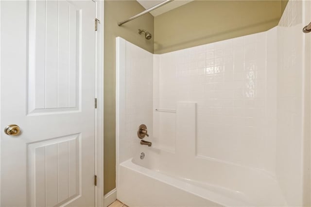 bathroom featuring shower / bathtub combination