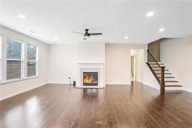 spare room featuring light carpet