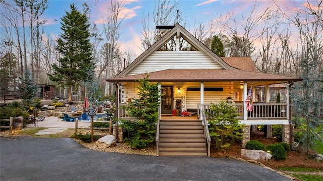 view of front of home with covered porch