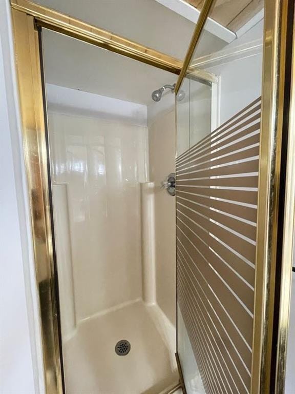 bathroom with walk in shower