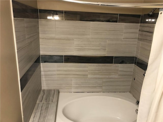 116 Nation Dr, Calhoun, GA 30701 - bathroom featuring tiled shower / bath combo