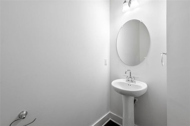 bathroom with baseboards