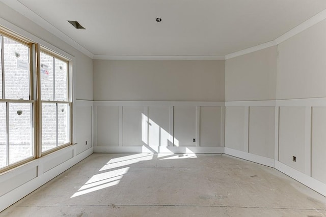 empty room with ornamental molding