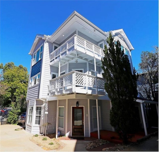 exterior space featuring a balcony