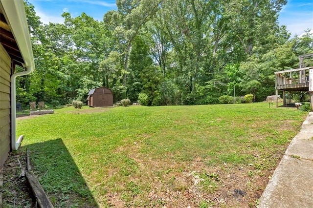 6863 Recreation Ln, Acworth, GA 30102 - view of green lawn featuring a deck