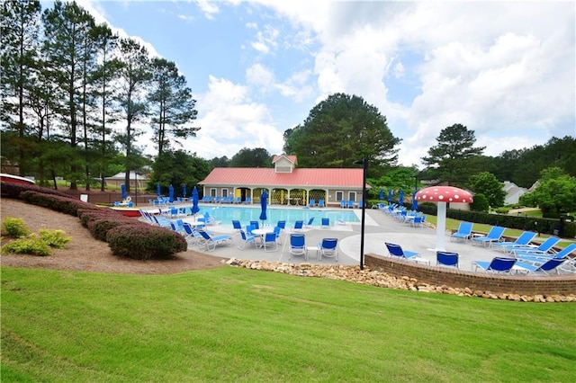 285 Turtle Rock Pl, Acworth, GA 30101 - community pool with a patio