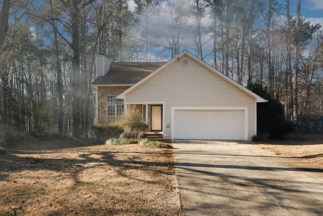 view of front facade featuring a garage