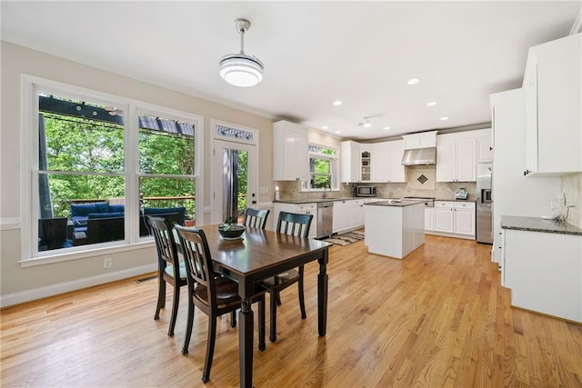 420 Big Bend Trl, Sugar Hill, GA 30518 - dining area featuring light wood-style flooring, baseboards, and recessed lighting