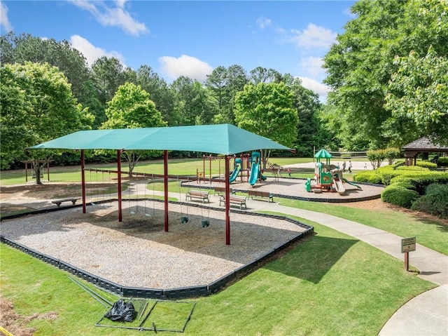 420 Big Bend Trl, Sugar Hill, GA 30518 - surrounding community featuring a yard and view of scattered trees