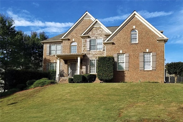 view of front facade with a front yard