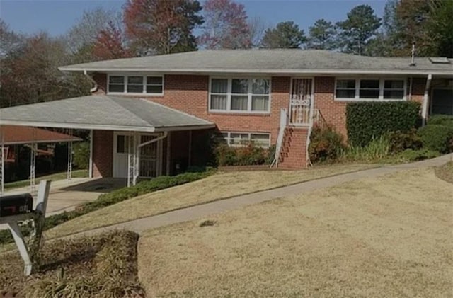 view of front of house featuring a carport