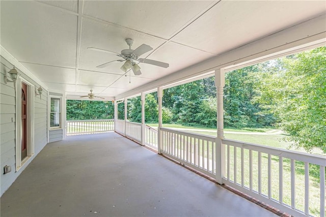 view of patio featuring covered porch and ceiling fan