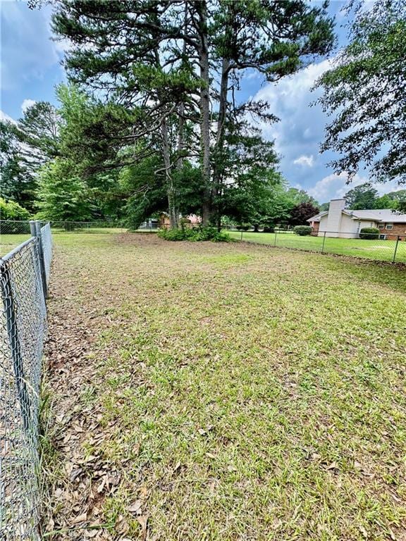 312 E Broad St, Winder, GA 30680 - view of yard