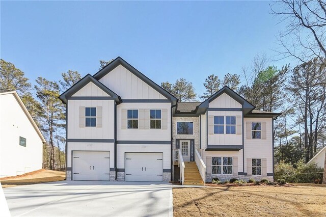 view of front of house featuring a garage