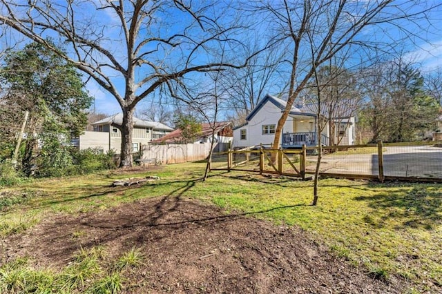 view of yard featuring a fenced front yard