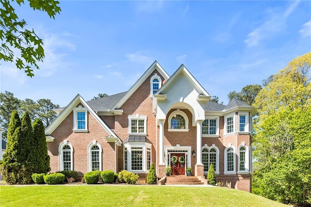 view of front of house with a front yard