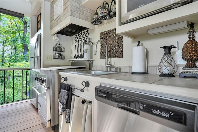 1500 Historic Vw, Stone Mountain, GA 30087 - kitchen with stainless steel appliances and light wood-type flooring
