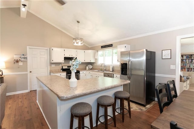 510 Whistlestop Dr, Woodstock, GA 30189 - kitchen featuring appliances with stainless steel finishes, light countertops, a sink, white cabinets, and dark wood finished floors