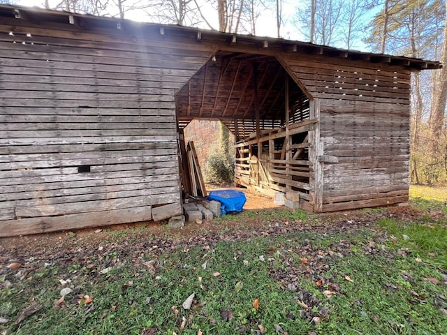 view of outdoor structure